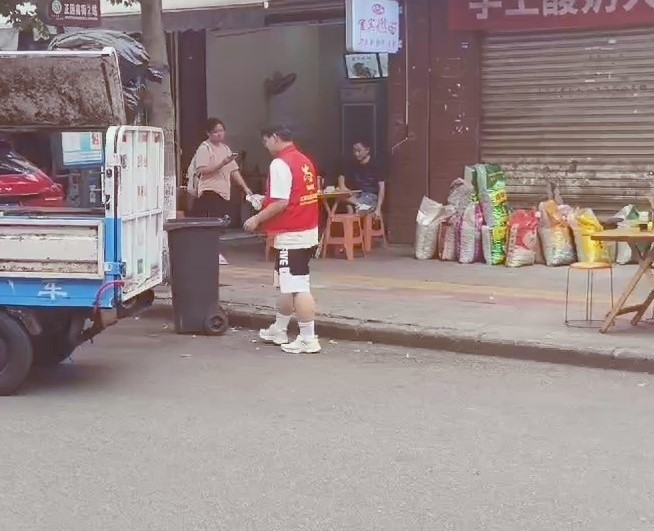 三下鄉！大學生積極投身社區環境建設