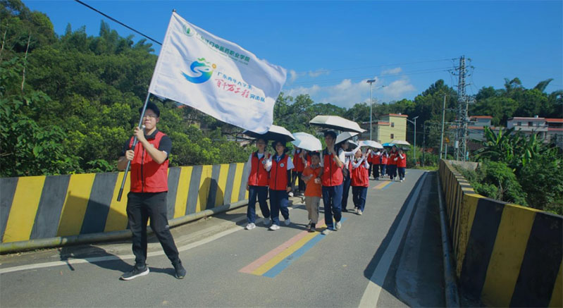 江醫學子韶關教學：紅色傳承，從筆尖開始