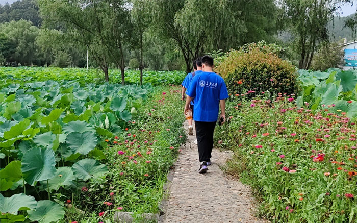 “農(nóng)旅結(jié)合，打造和美鄉(xiāng)村”-長安大學(xué)土地工程學(xué)院社會實(shí)踐隊(duì)赴商南縣紅廟村展開社會實(shí)踐