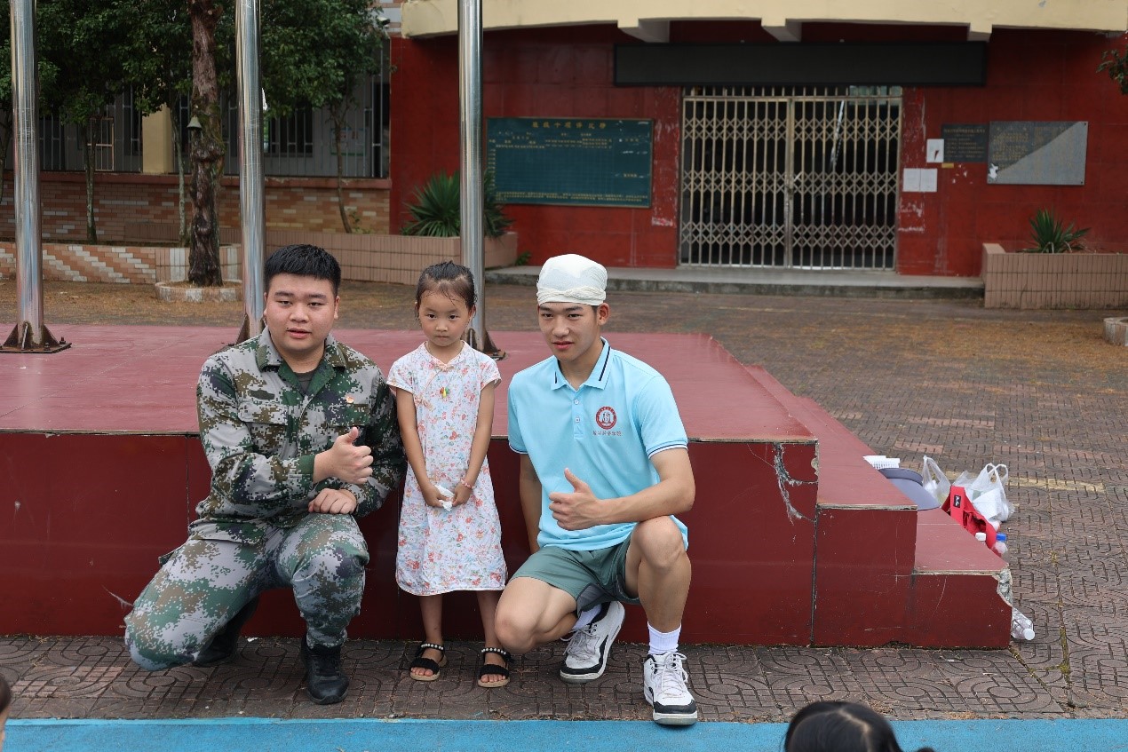 江財院學子三下鄉——解鎖七彩之旅，探索奇幻課堂