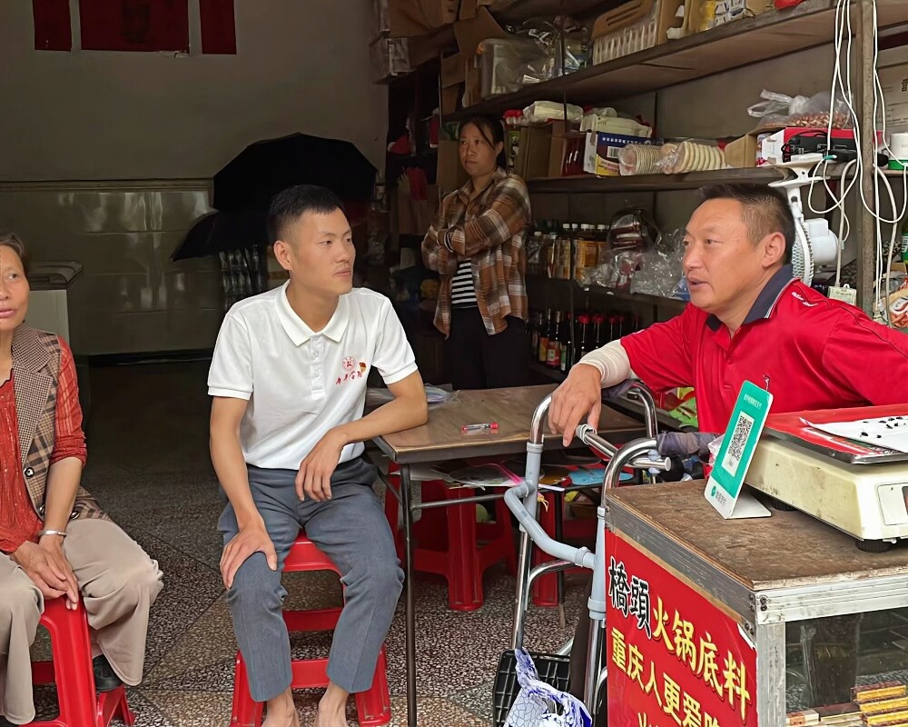 重慶幼兒師專康養學院“三下鄉”團隊開展“牽手夕陽紅，溫暖老人心”主題實踐活動