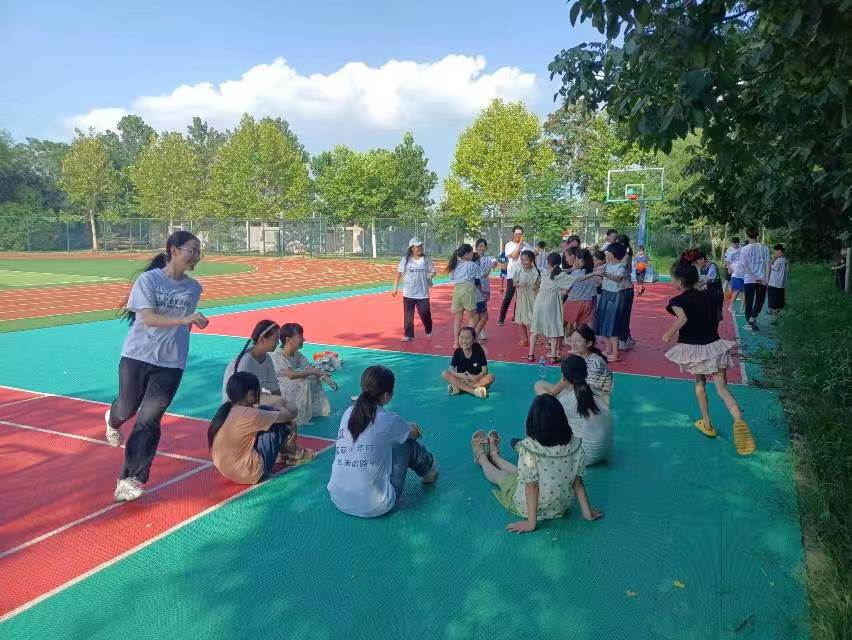 燃青春，正夏日：星光支教隊在育英中學開展趣味運動會！