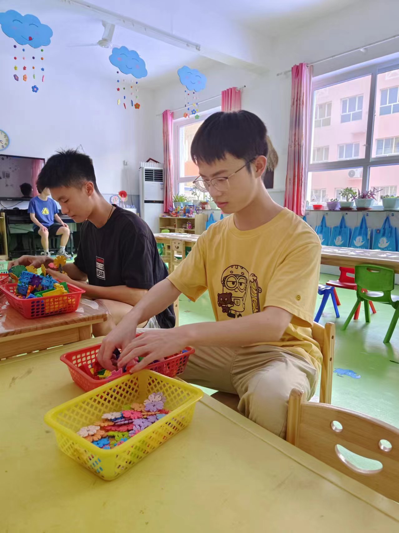 西南石油大學學子暑期“三下鄉”：愛心灑滿石家莊新樂市車固幼兒園