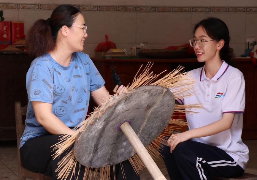 學藝花竹帽，織夢民族情